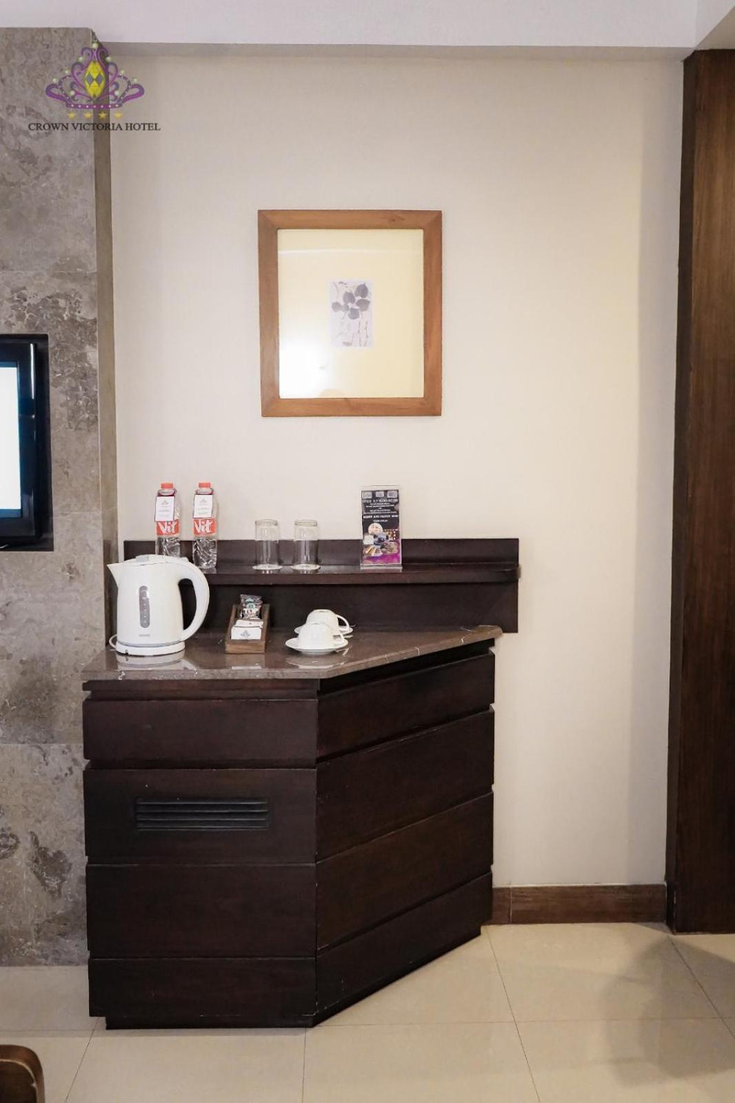 Crown Victoria Hotel Тулунгагун Екстериор снимка