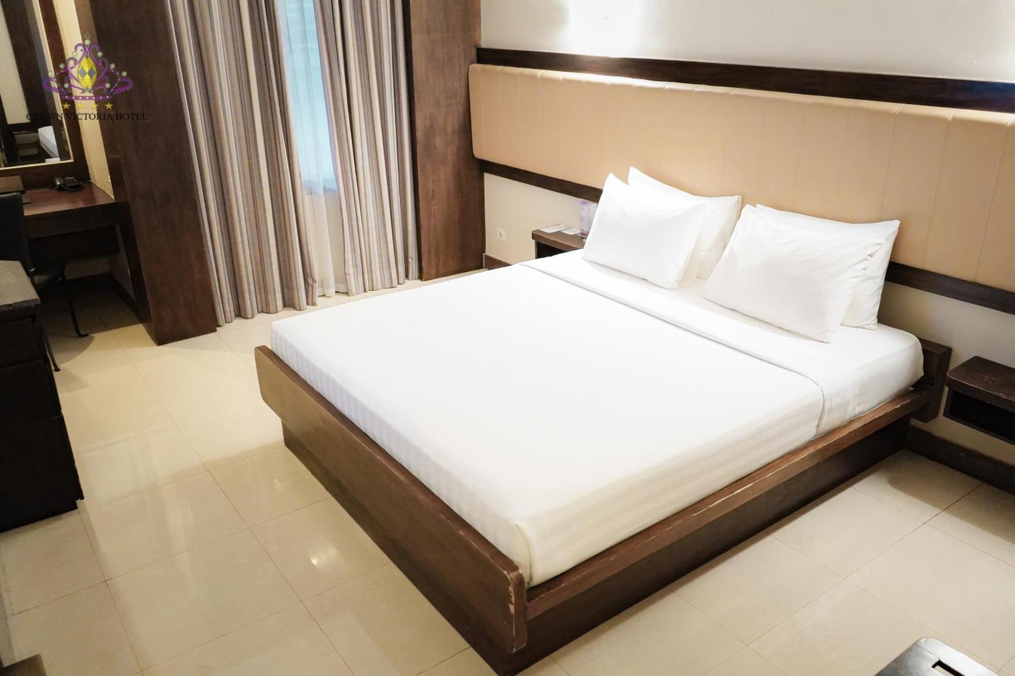 Crown Victoria Hotel Тулунгагун Екстериор снимка